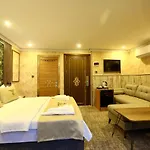 Maranda 3*